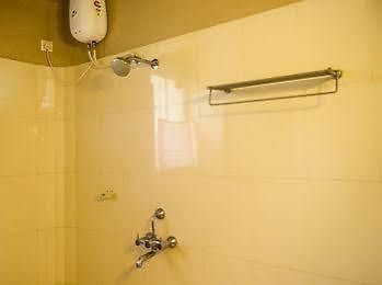 Oyo Rooms Candolim Health Centre Bagian luar foto